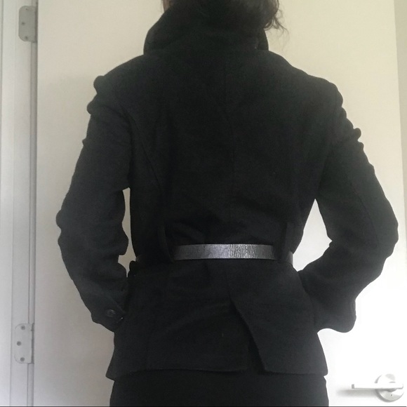 Designer Wool coat with high collar - Picture 4 of 16